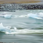 ISLANDIA. Al lago Jökulsarlon van a parar trozos de hielo del Vatnajökull