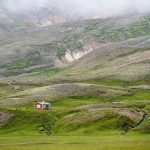 ISLANDIA. Fiordos del este. Casa cerca de la localidad de Borgarfjördur